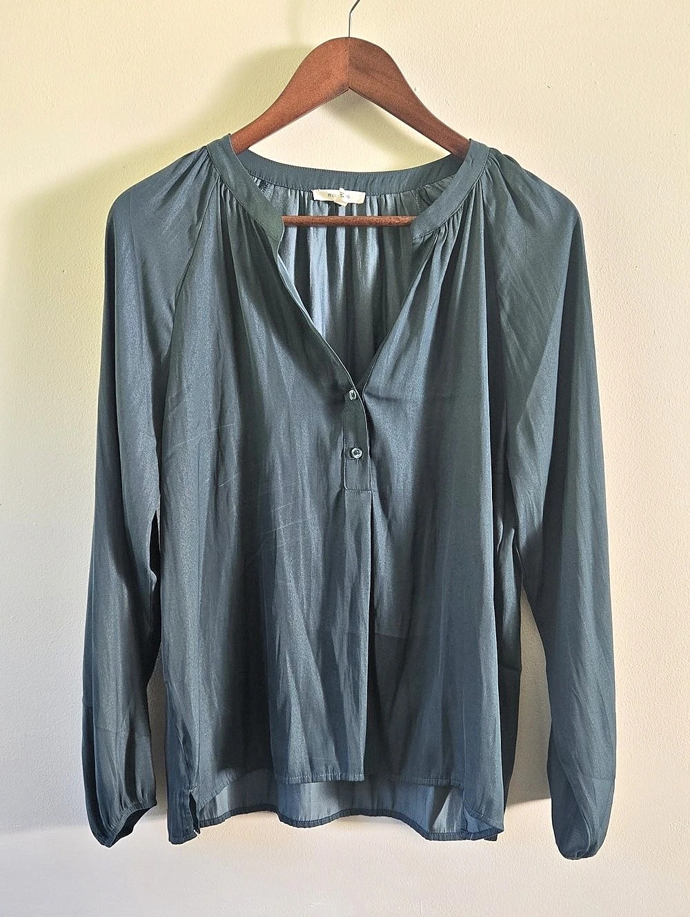 Maurices Long Sleeve Blouse in Green Size Medium